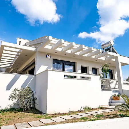 Villa Filos Nea Iraklitsa